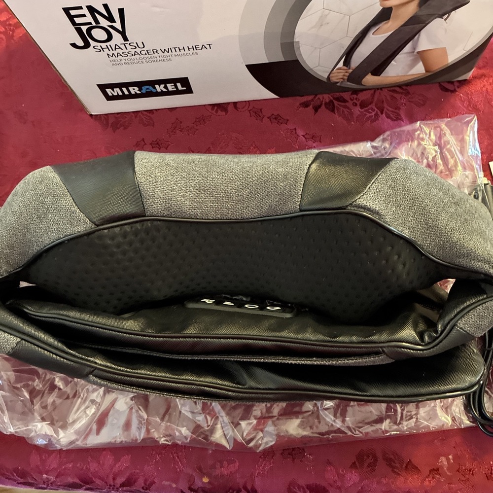Shiatsu Back Neck Massager with Heat Deep Tissue Kneading Mirakel Enjoy New Dc